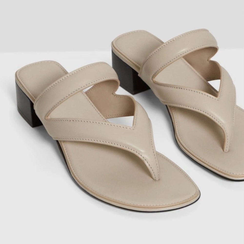 Theory Tan Leather Sandals with Modern Thong Design